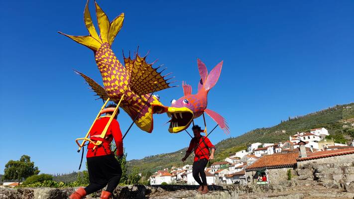 Os Mostrengos - Parada dos sete mares Os Mostrengos - Parada dos sete mares